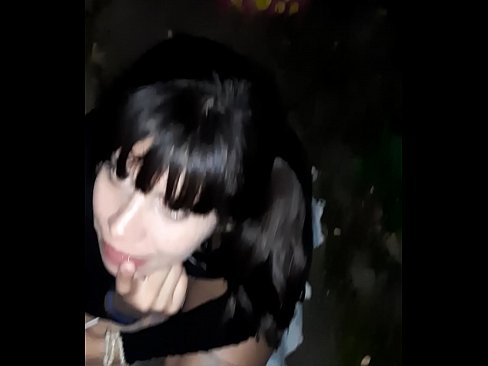 ❤️ 在街上膨胀的阴茎，以换取糖果 ❤️ Porno vk